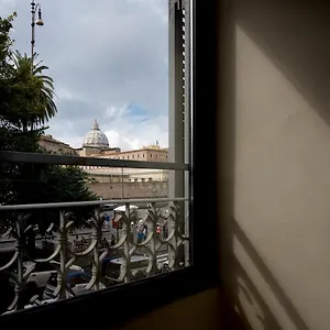 https://my-rooms-rome.it-romehotels.com